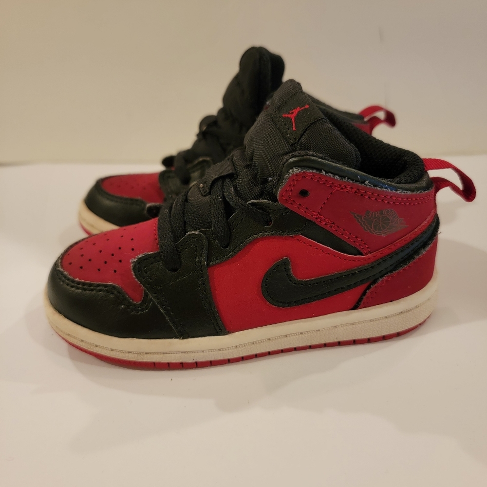 Nike Air Jordan 1 Mid (TD) "Bred” Toddler Sneaker 640735-610 Size 8C